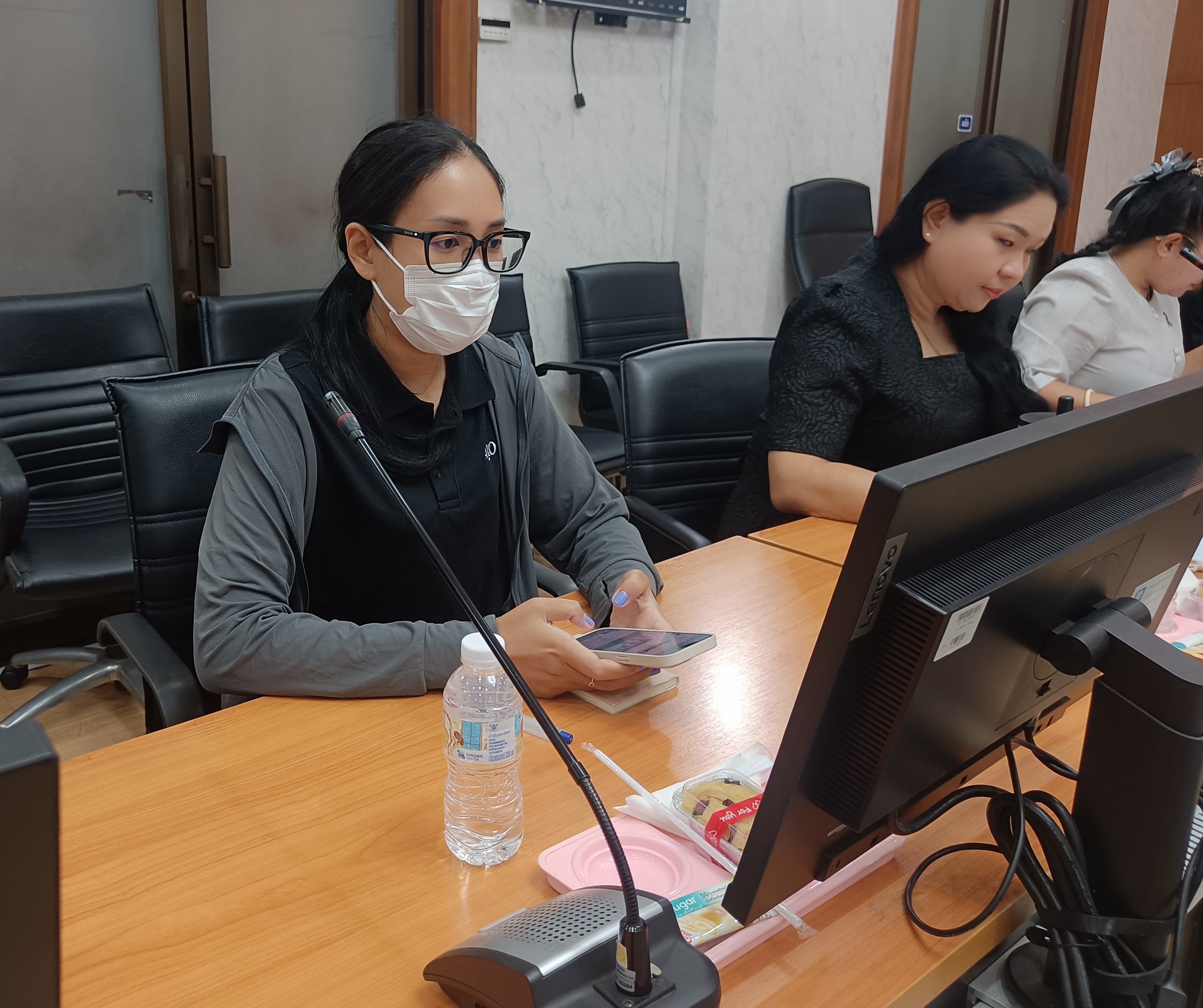 title -  ประชุมย่อยคณะทำงานฝ่ายติดตามประเมินผลการจัดงาน คณะทำงานที่ 7 การจัดงานวันคล้ายวันสถาปนาสำนักงานการปฏิรูปที่ดินเพื่อเกษตรกรรม (ส.ป.ก.) ครบรอบ 51 ปี พร้อมประชุมผ่านสื่ออิเล็กทรอนิกส์ (ผ่านระบบออนไลน์ Zoom Meeting)